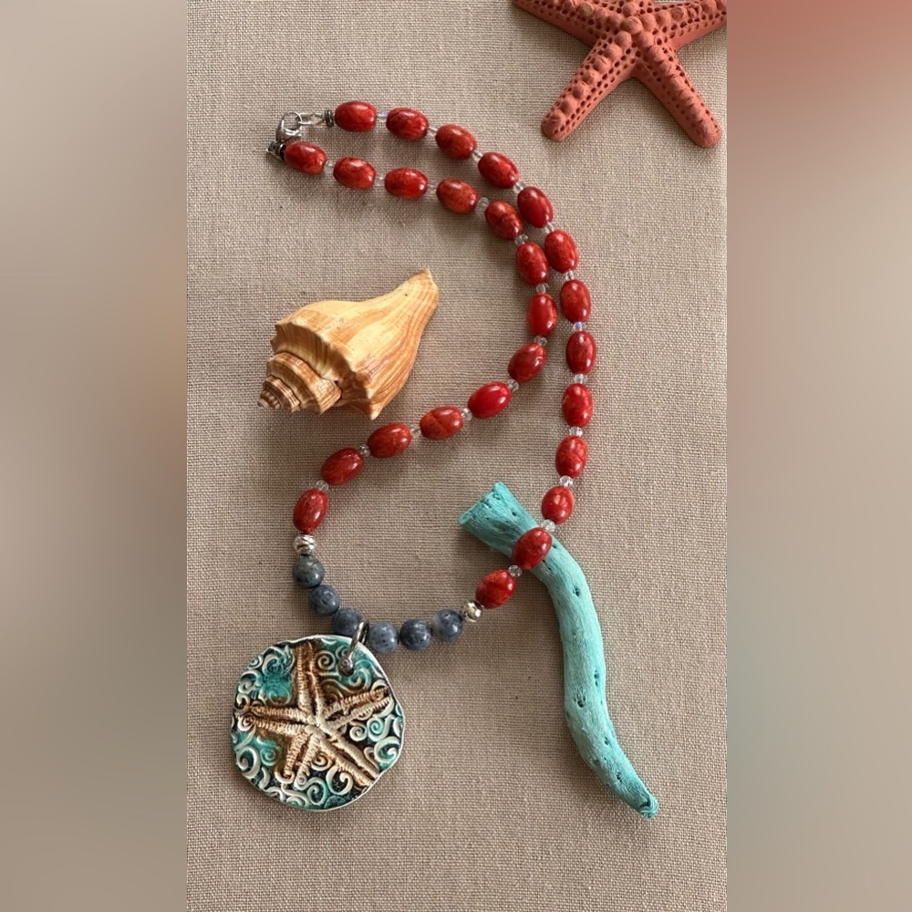 26 inch Coral and sponge bead necklace NWOT